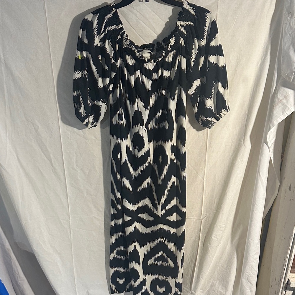 H&M Monochrome Long Sleeve Dress